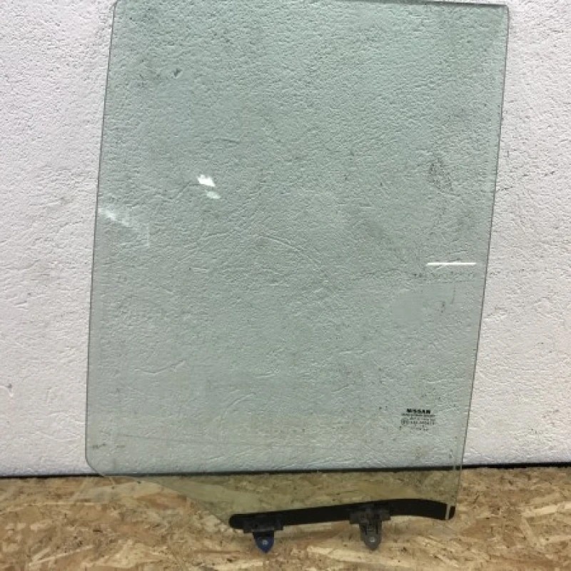 Geam stanga spate mare Nissan Navara D40 2010