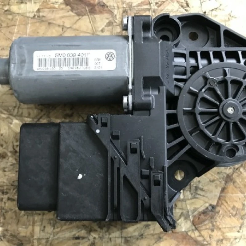 Motoras macara geam stanga spate Volkswagen 