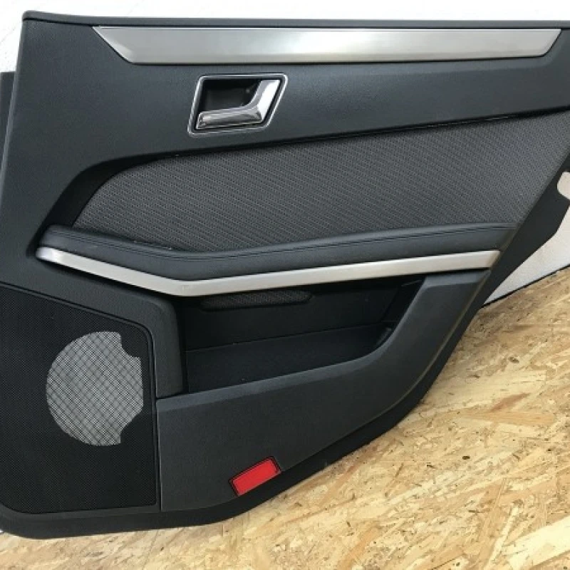 Panou tapiterie usa dreapta spate Mercedes-Benz 