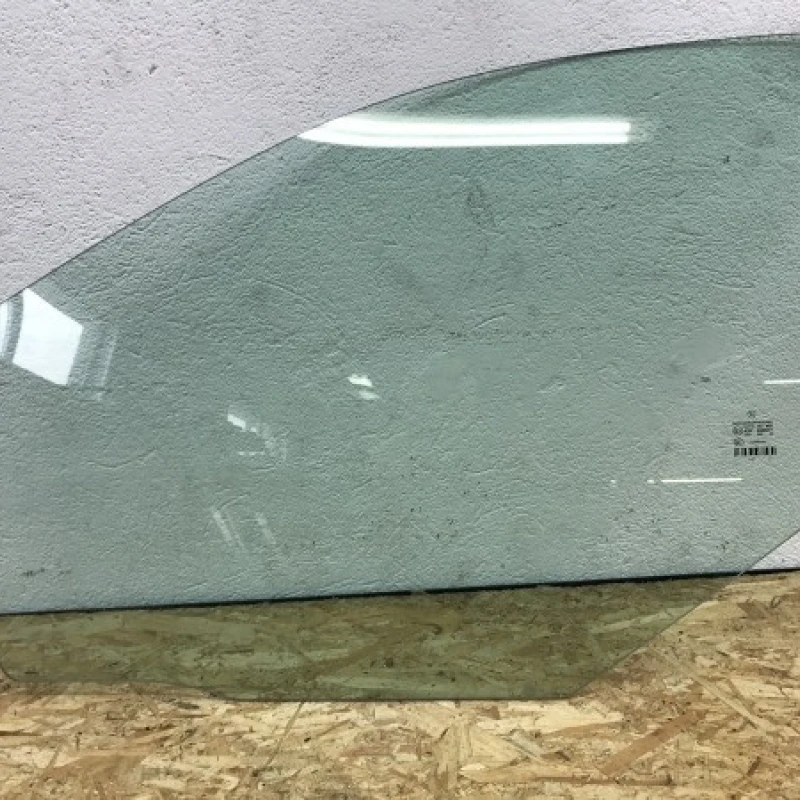 Geam stanga fata / Mercedes-Benz E Class W212 2010 / Caroserie, oglinzi si faruri