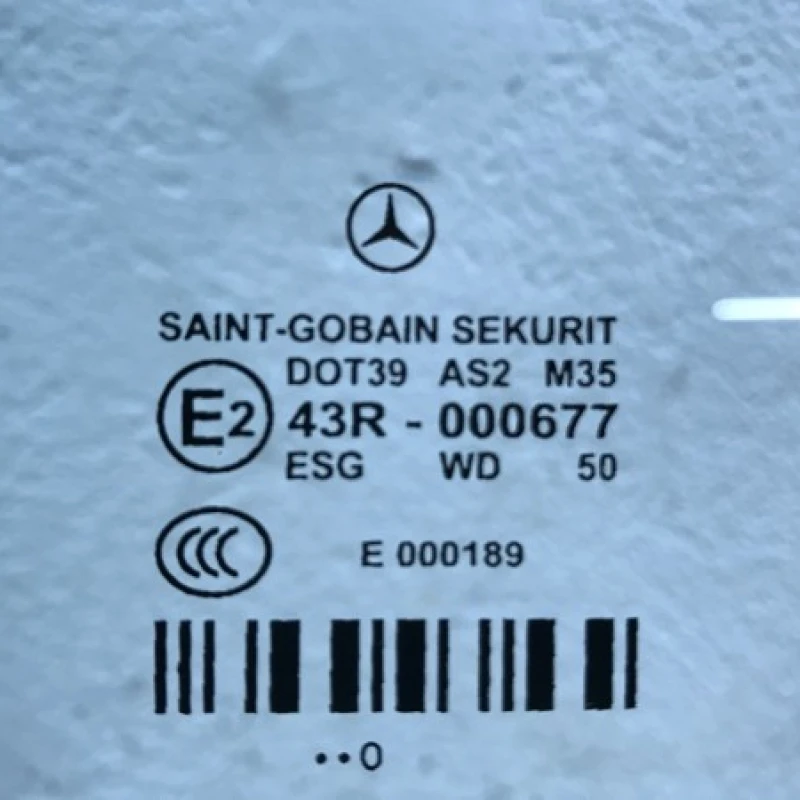 Geam stanga fata / Mercedes-Benz E Class W212 2010 / Caroserie, oglinzi si faruri