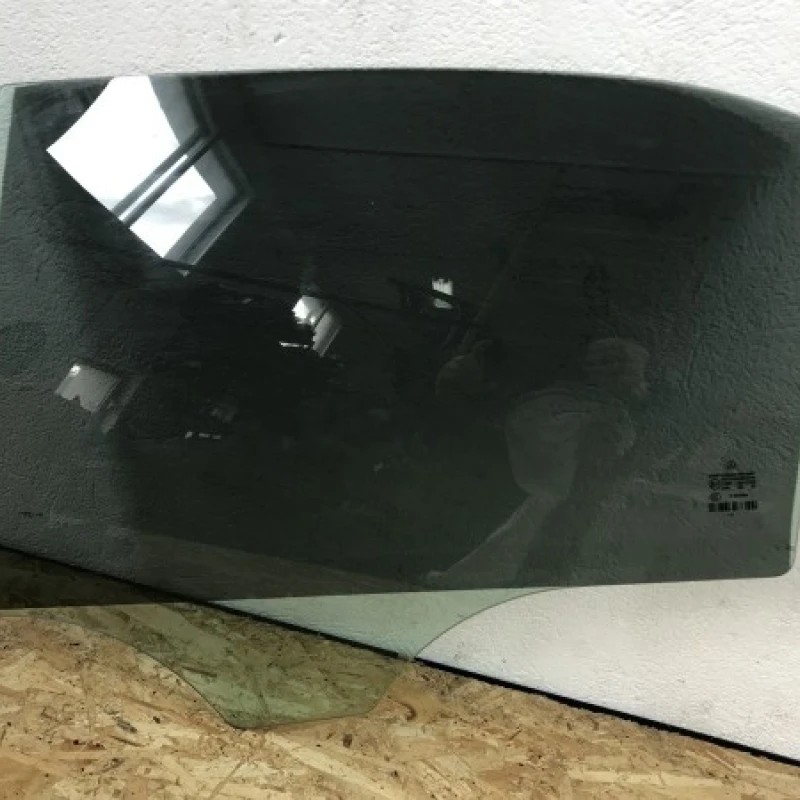 Geam stanga spate / Mercedes-Benz E Class W212 2010 / Caroserie, oglinzi si faruri