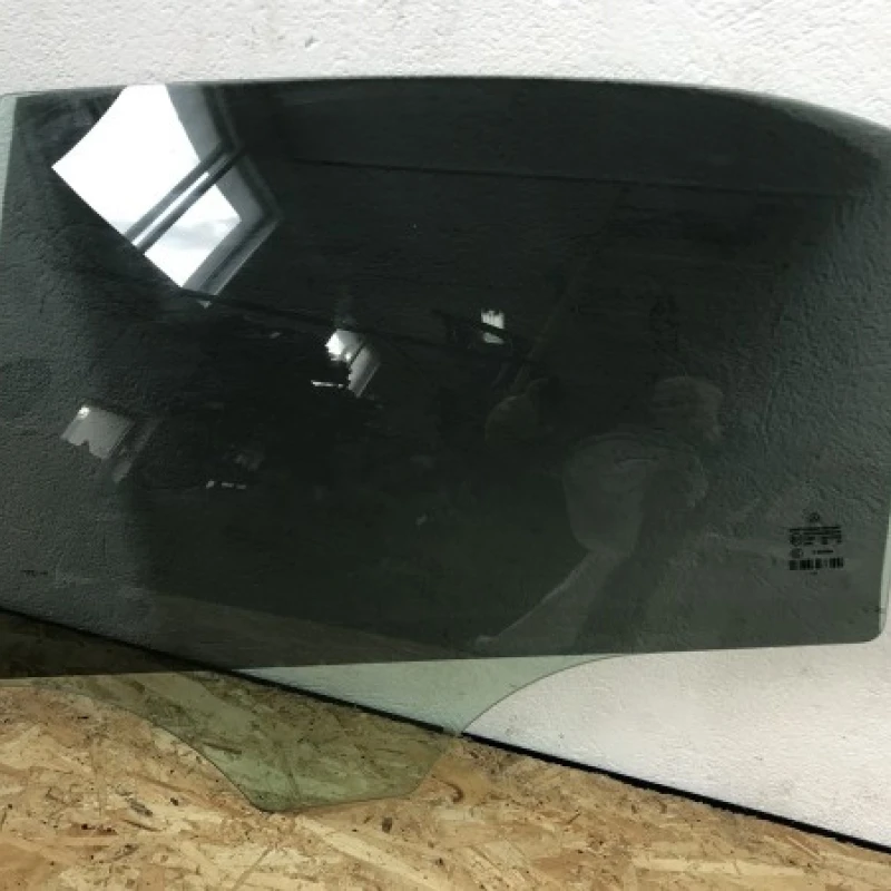 Geam stanga spate / Mercedes-Benz E Class W212 2010 / Caroserie, oglinzi si faruri