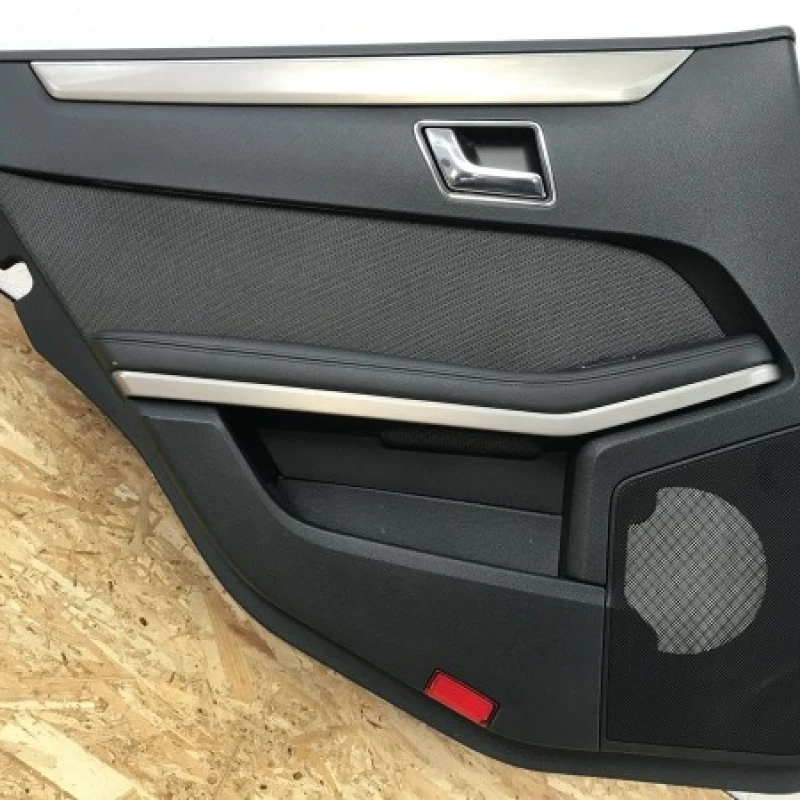 Panou tapiterie usa stanga spate Mercedes-Benz 