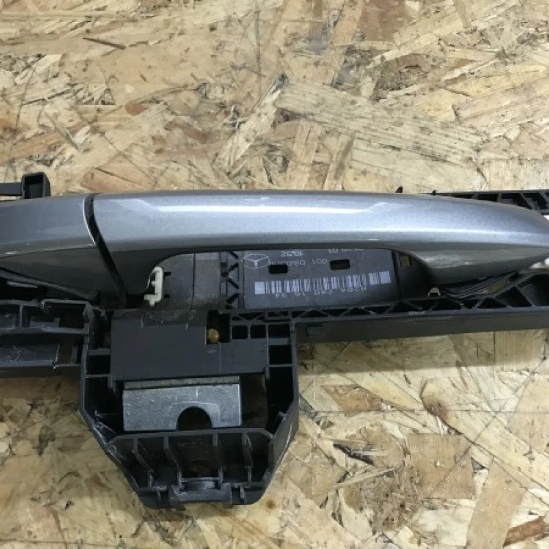 Maner usa dreapta fata / Mercedes-Benz E Class W212 2010 / Caroserie, oglinzi si faruri