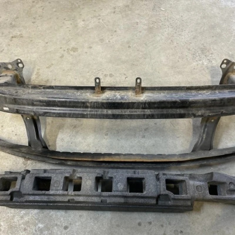 Intaritura bara fata / Volkswagen Passat B6 2007 / Caroserie, oglinzi si faruri