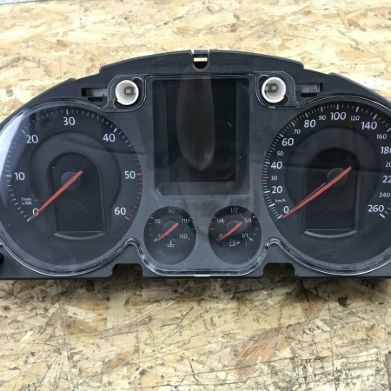 Ceas bord / Volkswagen Passat B6 2007 / Interior