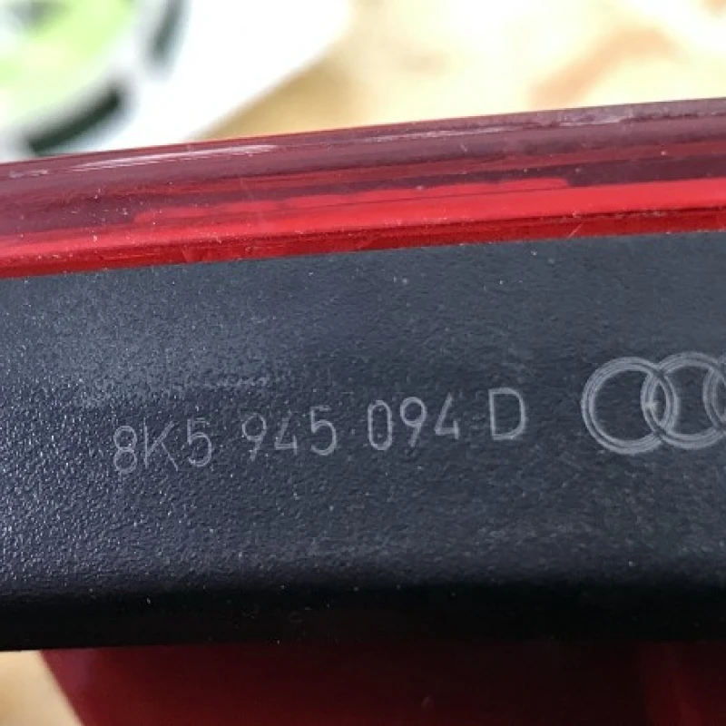 Stop dreapta haion / Audi A4 B8 2009 / Caroserie, oglinzi si faruri
