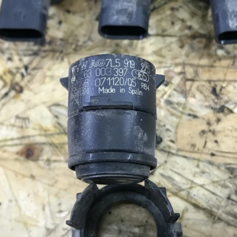 Senzor parcare bara spate / Volkswagen Passat B6 2007 / Audio si electronice