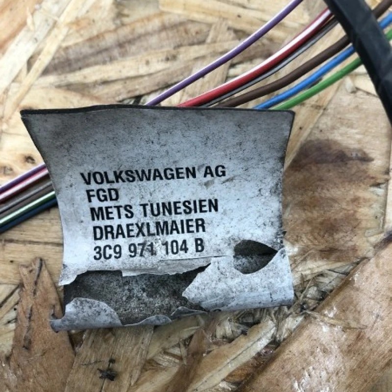 Instalatie senzori parcare spate / Volkswagen Passat B6 2009 / Audio si electronice