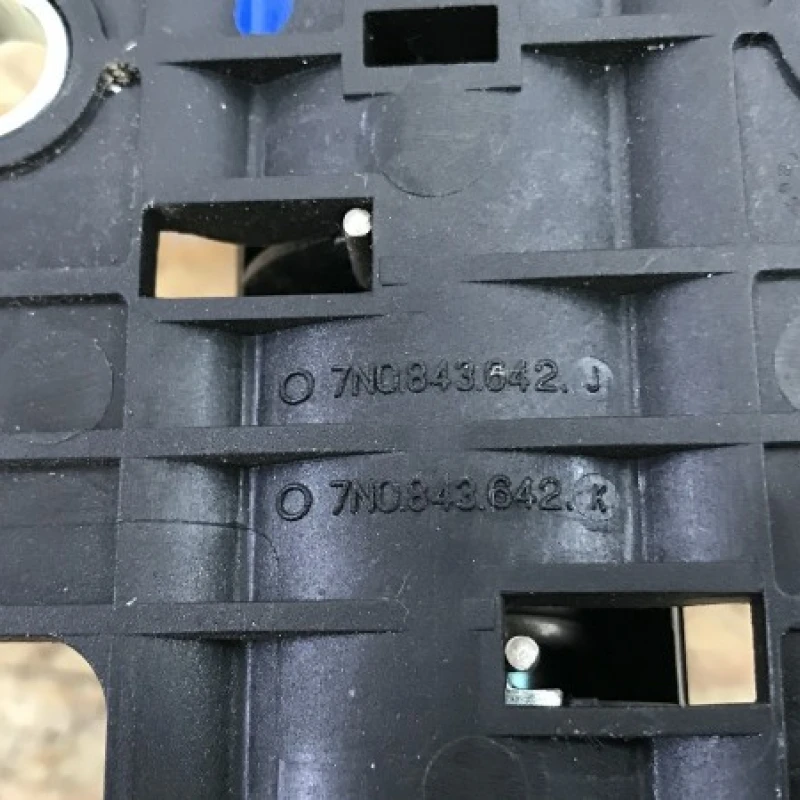 Maner deschidere usa dreapta spate / Volkswagen Sharan 7N 2011 / Caroserie, oglinzi si faruri