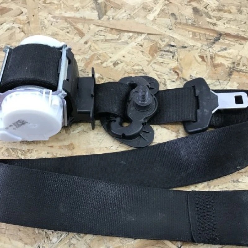 Centura siguranta stanga fata BMW Seria 1 E81 2011