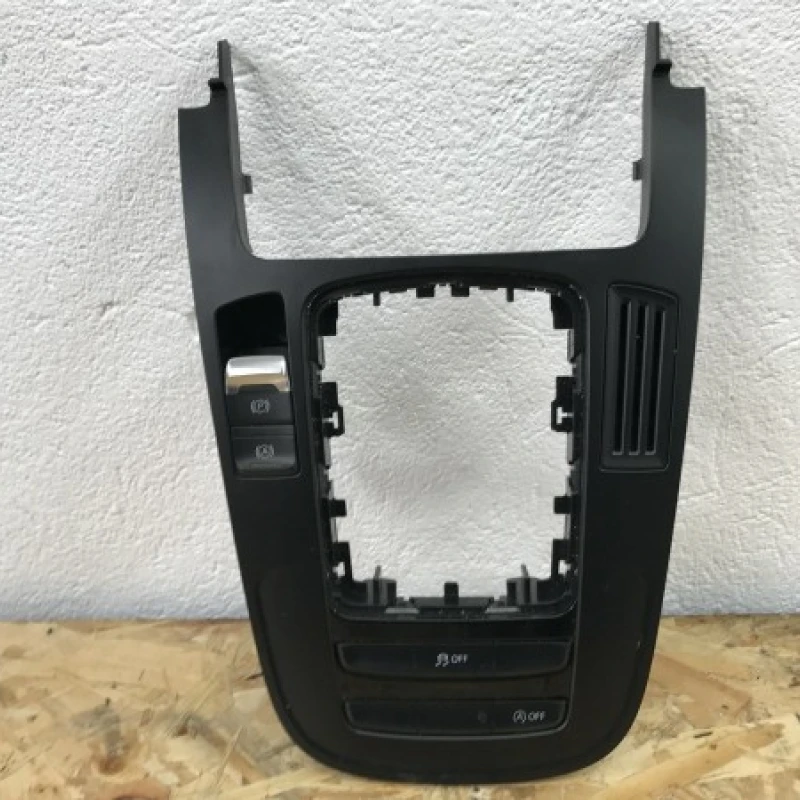 Ornament timonerie / Audi A4 B8 2013 / Interior