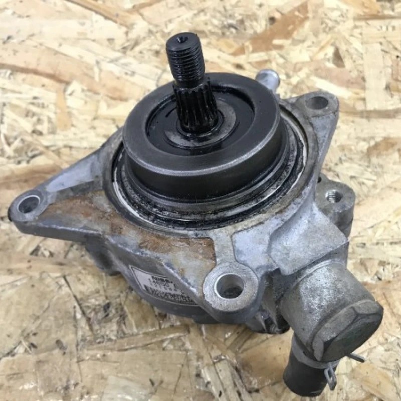 Pompa vacum / Nissan Navara D40 2010 / Motor, racire si evacuare