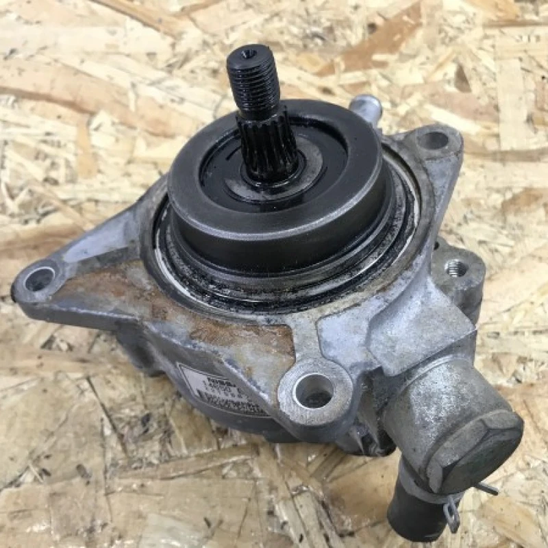 Pompa vacum Nissan 