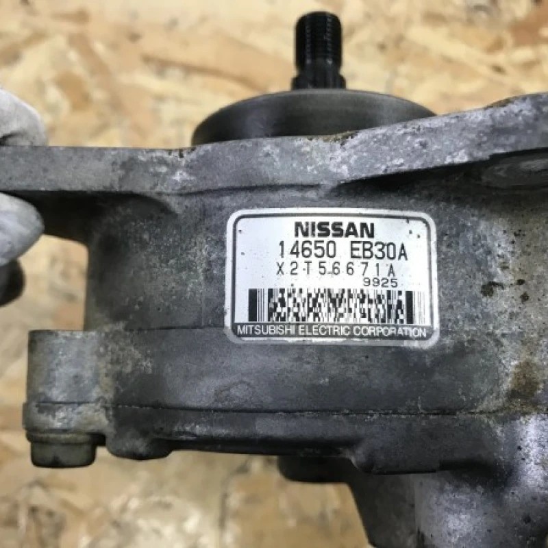 Pompa vacum / Nissan Navara D40 2010 / Motor, racire si evacuare