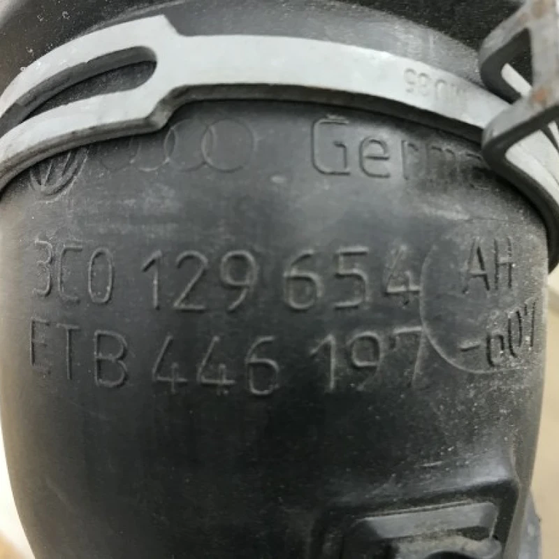 Furtun aer / Volkswagen Passat B6 2009 / Motor, racire si evacuare