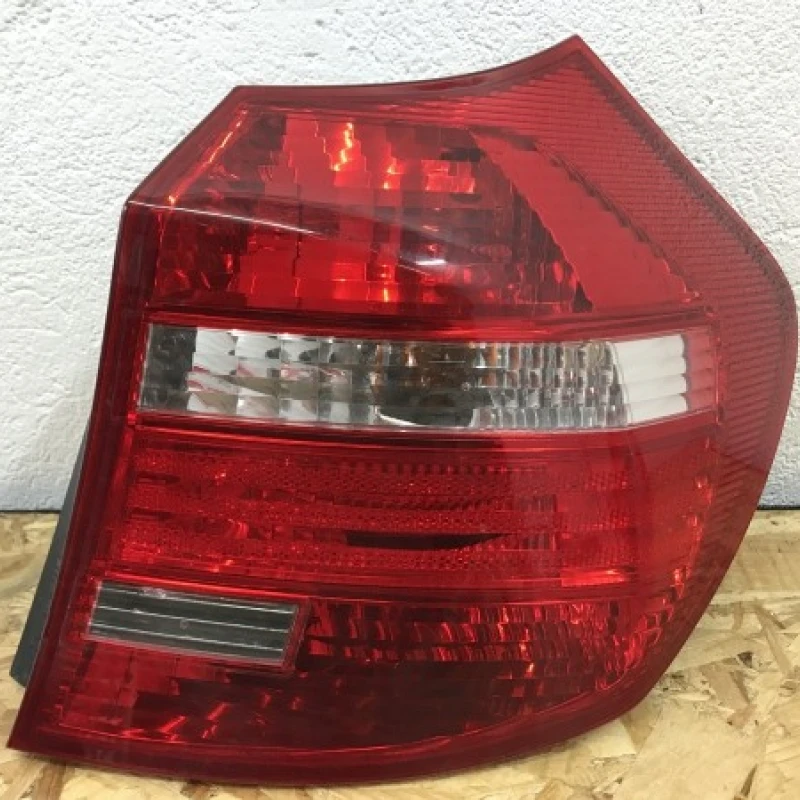 Stop dreapta Facelift europa / BMW Seria 1 E81 2011 / Caroserie, oglinzi si faruri