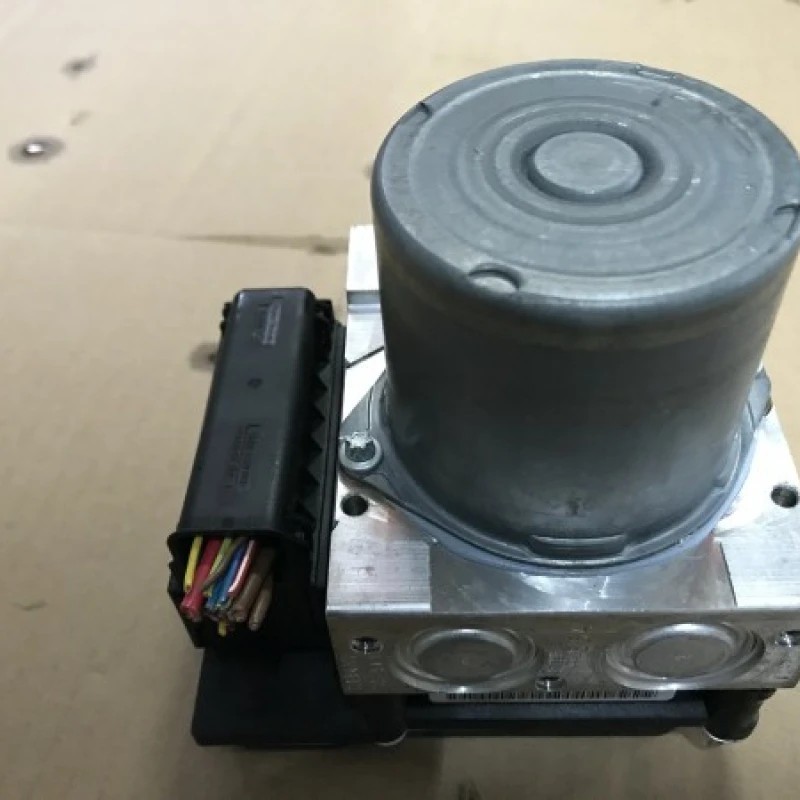 Pompa ABS / BMW X3 E83 LCI 2008 / Frane