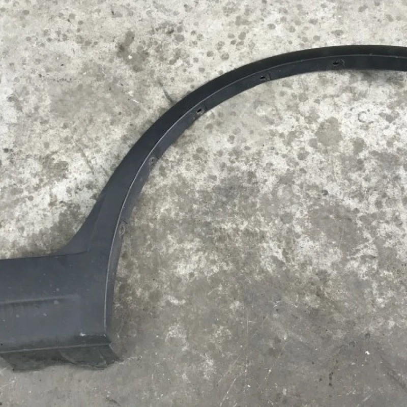 Ornament plastic roata dreapta fata BMW X3 E83 LCI 2008