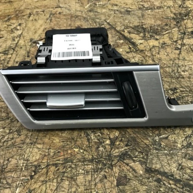 Grila aer bord stanga / Mercedes-Benz E Class W212 2010 / Interior