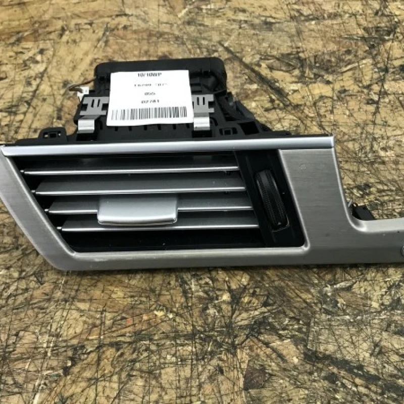 Grila aer bord stanga Mercedes-Benz 