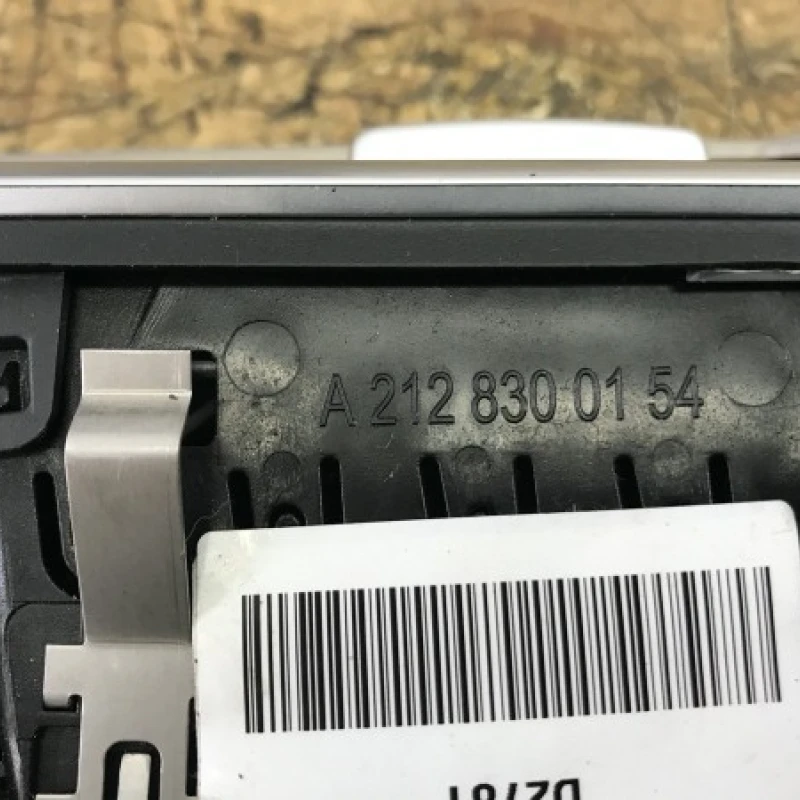 Grila aer bord stanga / Mercedes-Benz E Class W212 2010 / Interior