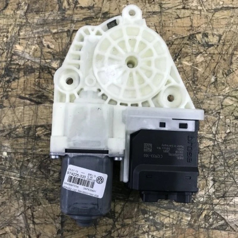 Motoras macara geam stanga spate / Volkswagen Passat B7 2013 / Audio si electronice