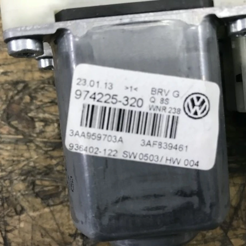 Motoras macara geam stanga spate / Volkswagen   2012 / Audio si electronice