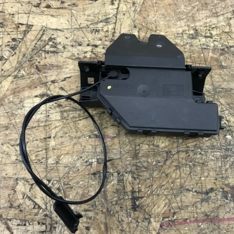 Mecanism deschidere hayon / BMW Seria 1 E81 2011 / Audio si electronice
