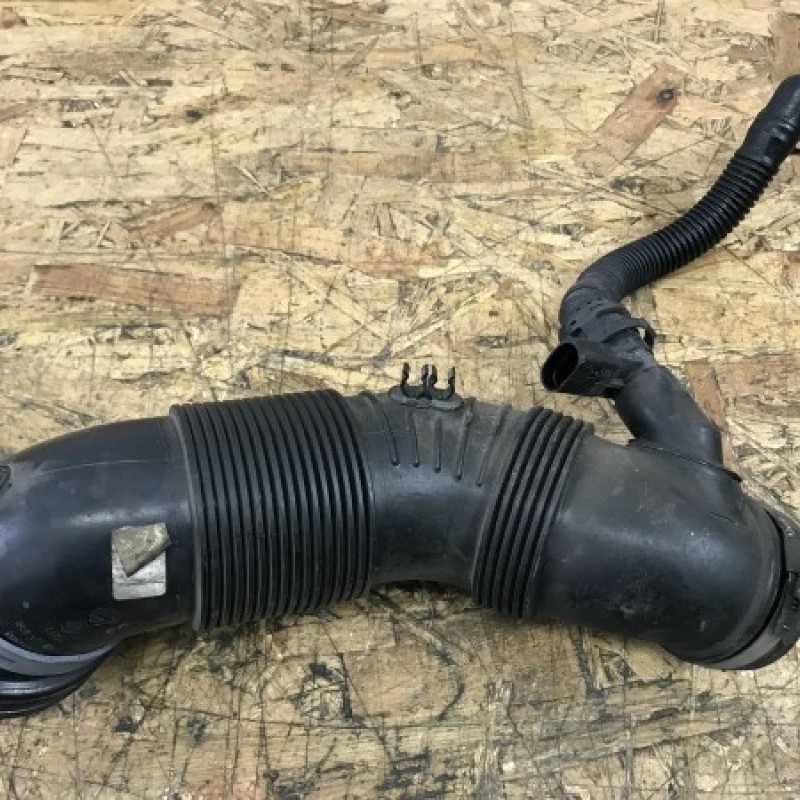 Furtun admisie aer / Volkswagen Sharan 7N 2011 / Caroserie, oglinzi si faruri