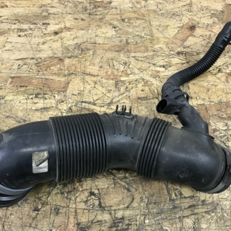 Furtun admisie aer Volkswagen 