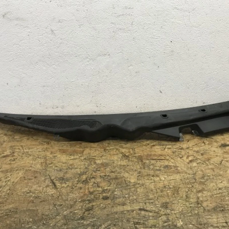 Grila stergator parbriz Mercedes-Benz 