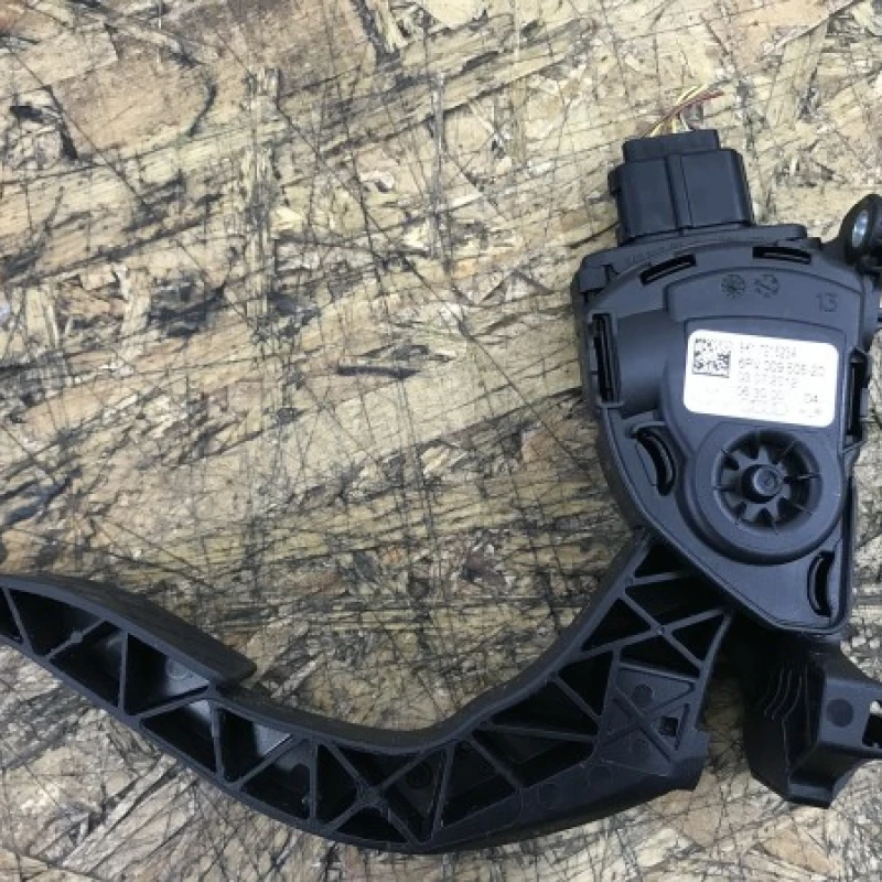 Pedala acceleratie / Audi A4 B8 2013 / Interior
