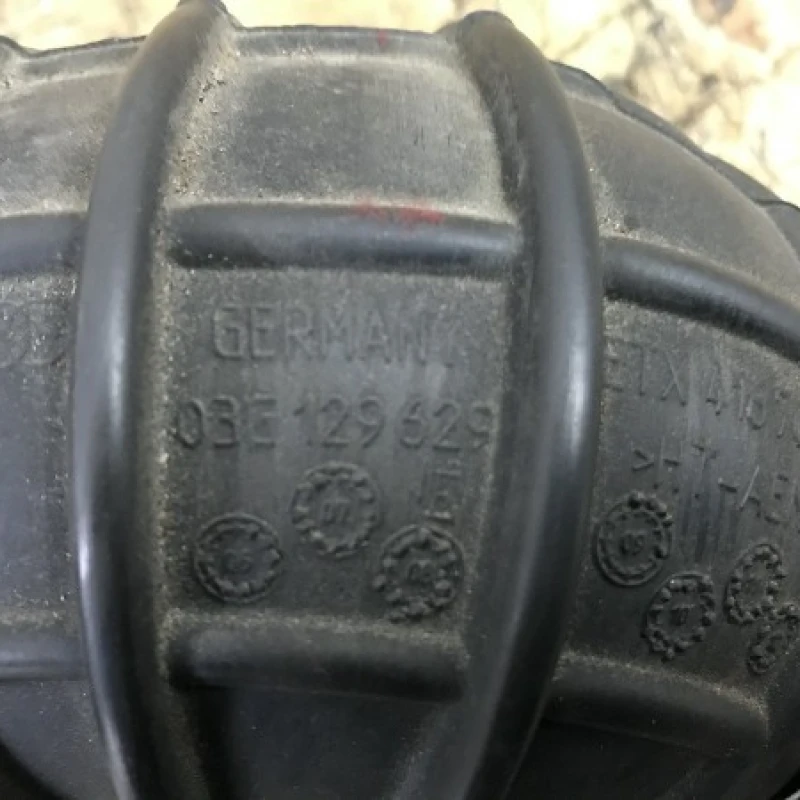 Furtun admisie turbo / Audi A4 B8 2013 / Motor, racire si evacuare