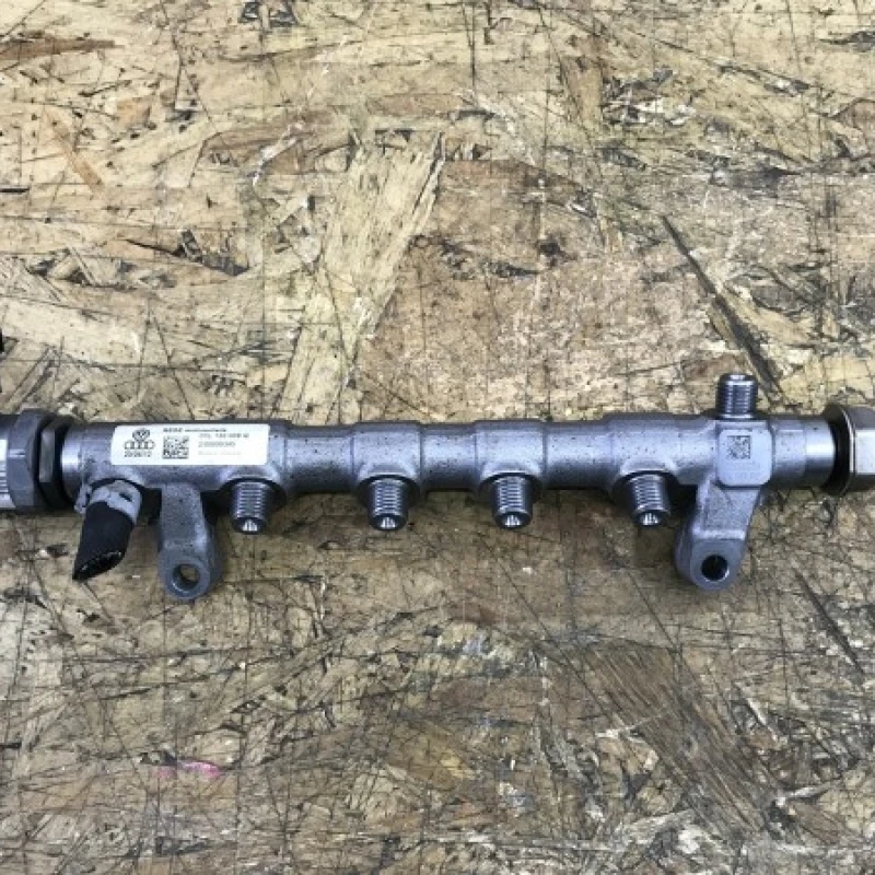 Rampa injector cu senzor si regulator presiune Audi 