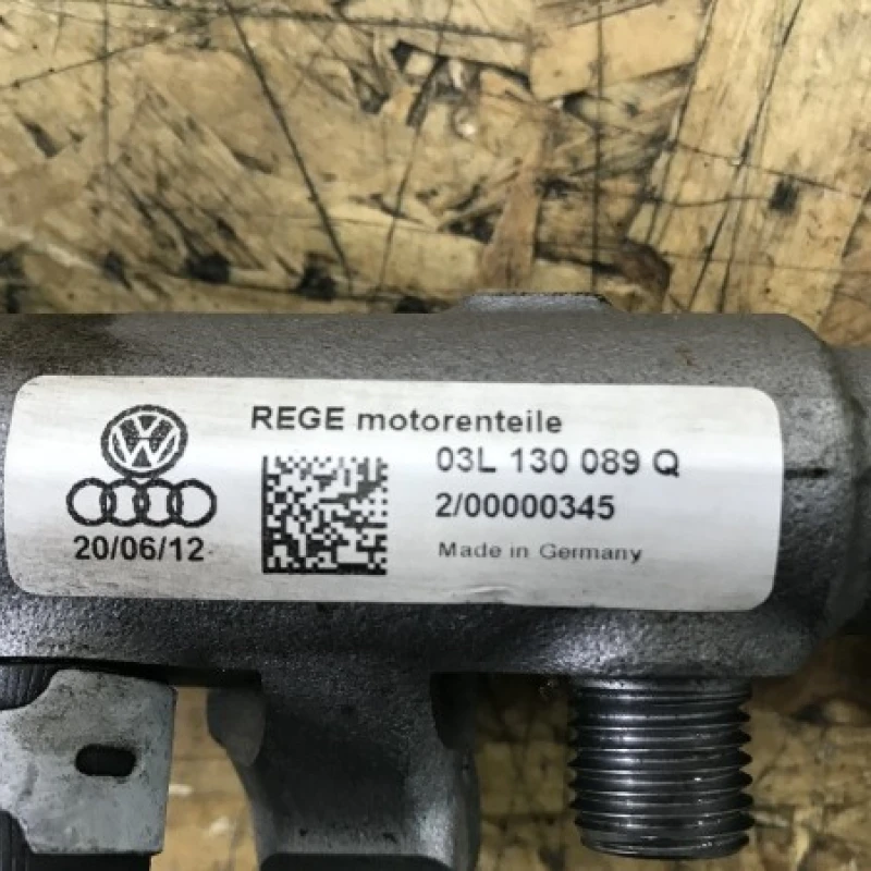 Rampa injector cu senzor si regulator presiune / Audi A4 B8 2013 / Motor, racire si evacuare