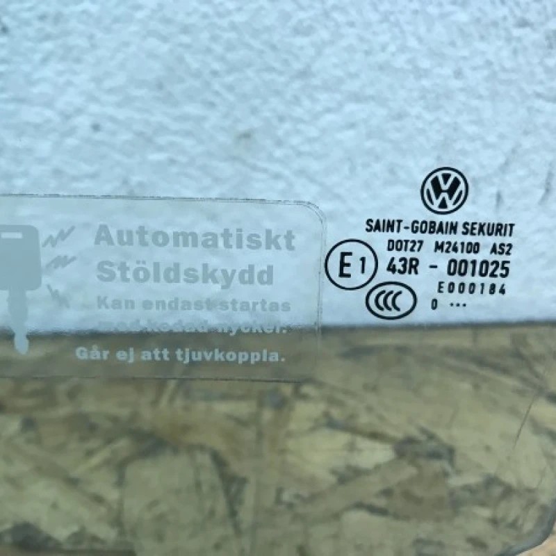 Geam stanga fata / Volkswagen Golf Plus MK6 2011 / Caroserie, oglinzi si faruri