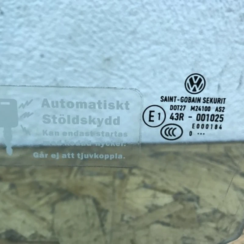 Geam stanga fata / Volkswagen Golf Plus MK6 2011 / Caroserie, oglinzi si faruri