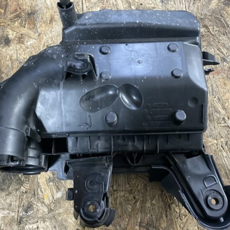 Carcasa filtru aer / Peugeot 308 308 2012 / Motor, racire si evacuare