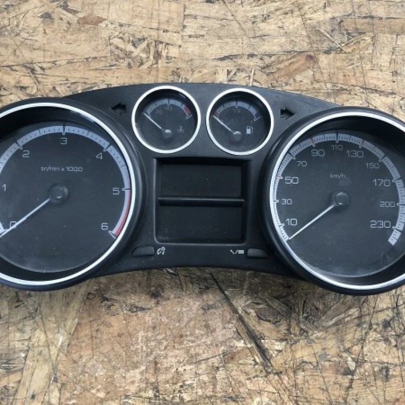 Ceas bord europa / Peugeot 308 308 2012 / Audio si electronice