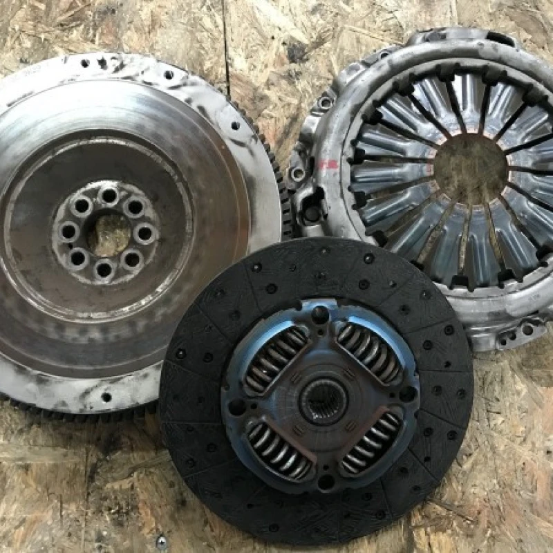 Kit ambreaj cu volanta dubla / Nissan Navara D40 2010 / Cutie viteze, ambreiaj, transmisie