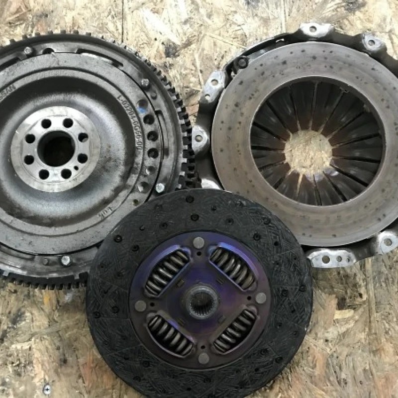 Kit ambreaj cu volanta dubla / Nissan Navara D40 2010 / Cutie viteze, ambreiaj, transmisie