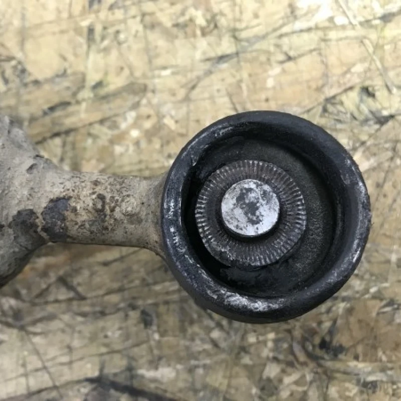 Amortizor cu arc / Nissan Navara D40 2010 / Directie si suspensie