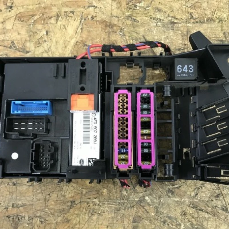 Calculator confort cu panou sigurante Audi 