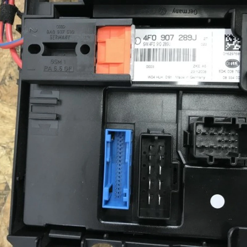 Calculator confort cu panou sigurante / Audi A6 C6 2009 / Audio si electronice