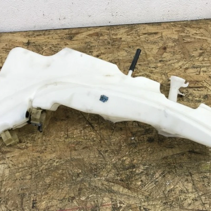 Vas lichid parbriz / Nissan Navara D40 2010 / Motor, racire si evacuare