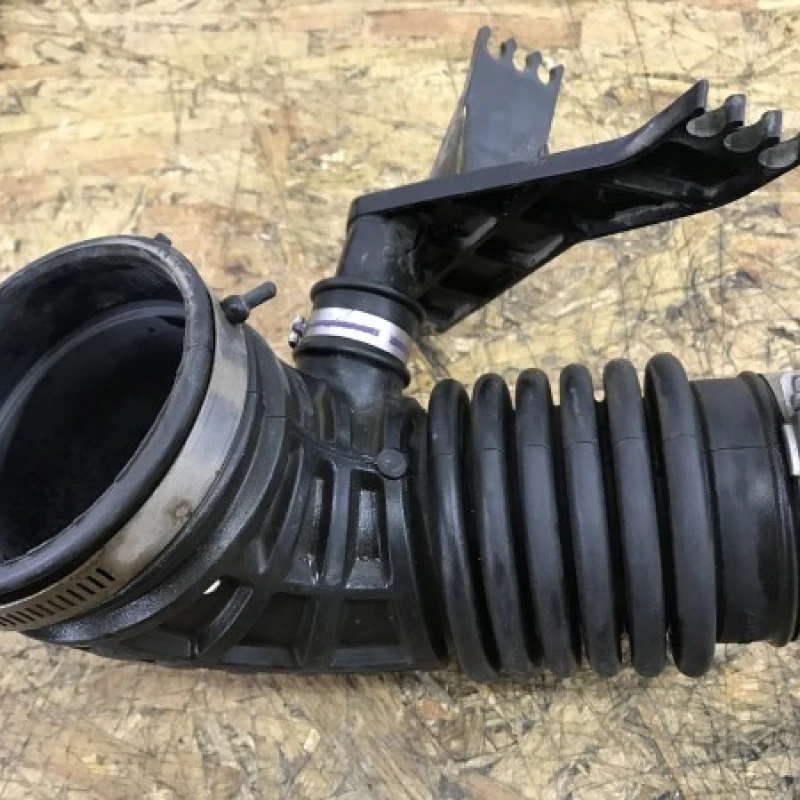 Furtun intercooler / Nissan Navara D40 2010 / Motor, racire si evacuare