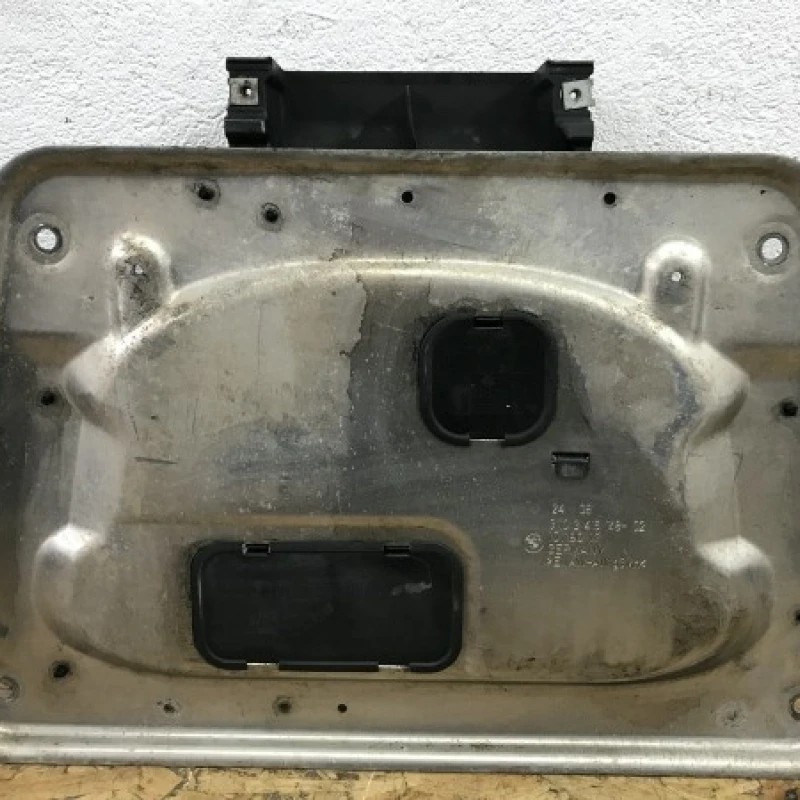 Scut cutie viteza metal / BMW X3 E83 LCI 2008 / Caroserie, oglinzi si faruri