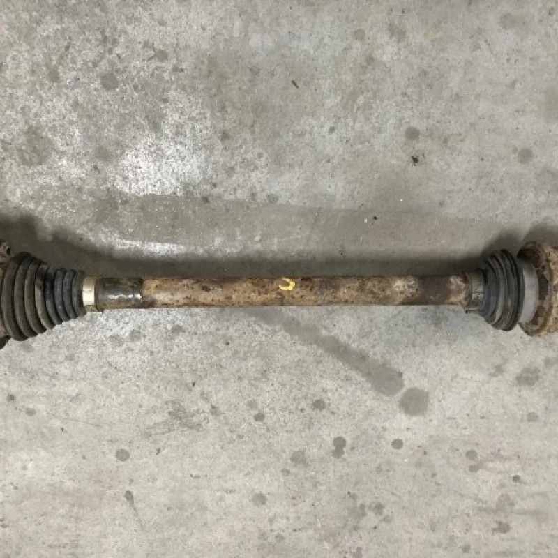 Planetara stanga spate Volkswagen Tiguan 5N 2011